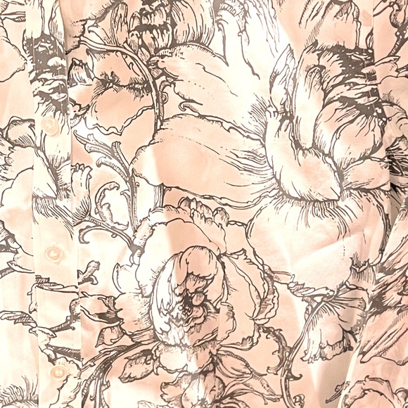 Talbots sz 12 petite collared button-down creamy white & black floral print - Picture 5 of 10